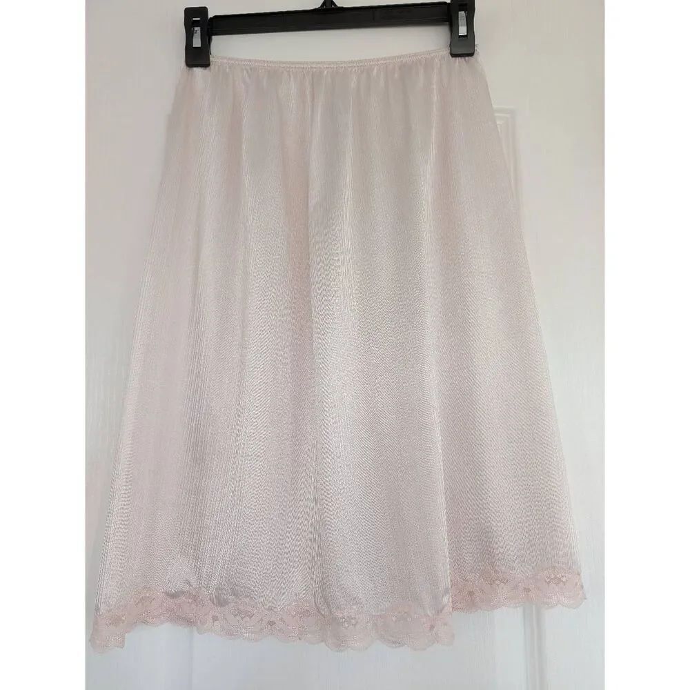 Vintage JCPenney Body Lites Antron III Nylon Half Slip Pink Small Medium 70s